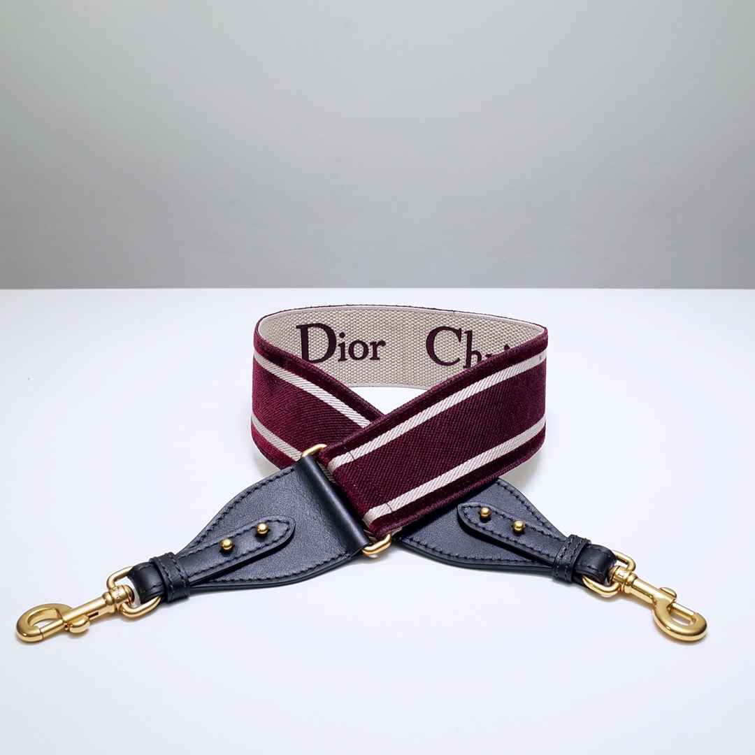 D*or shoulder strap