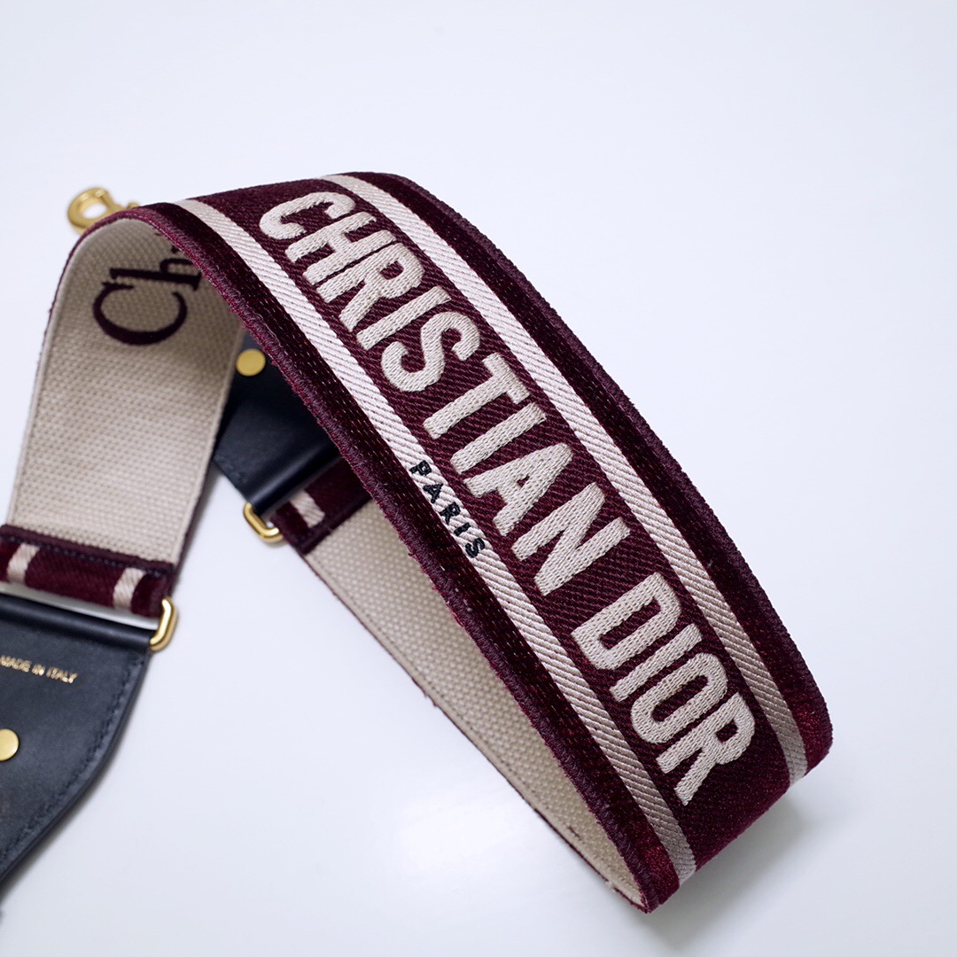 D*or shoulder strap
