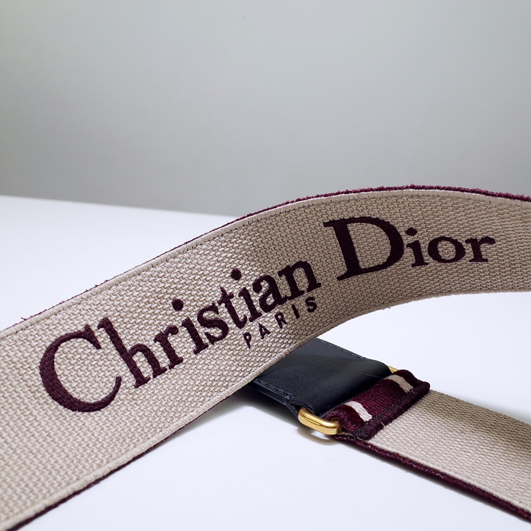 D*or shoulder strap