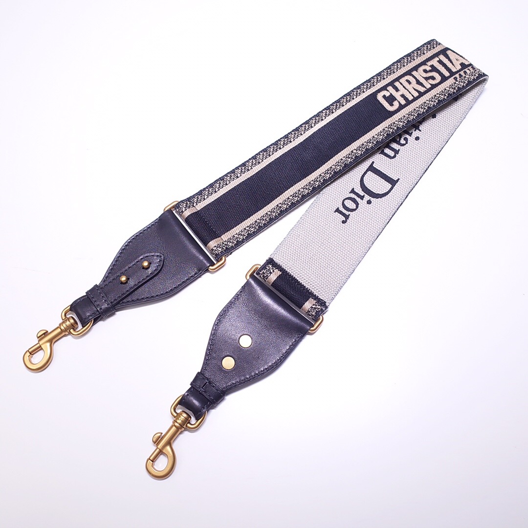 D*or shoulder strap