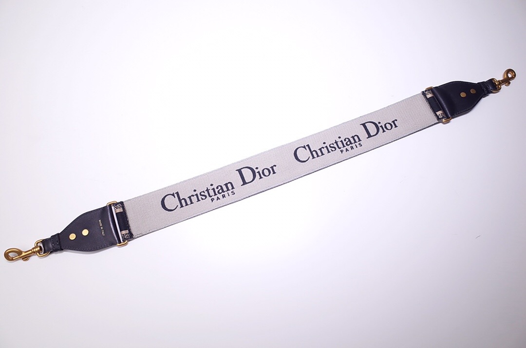 D*or shoulder strap