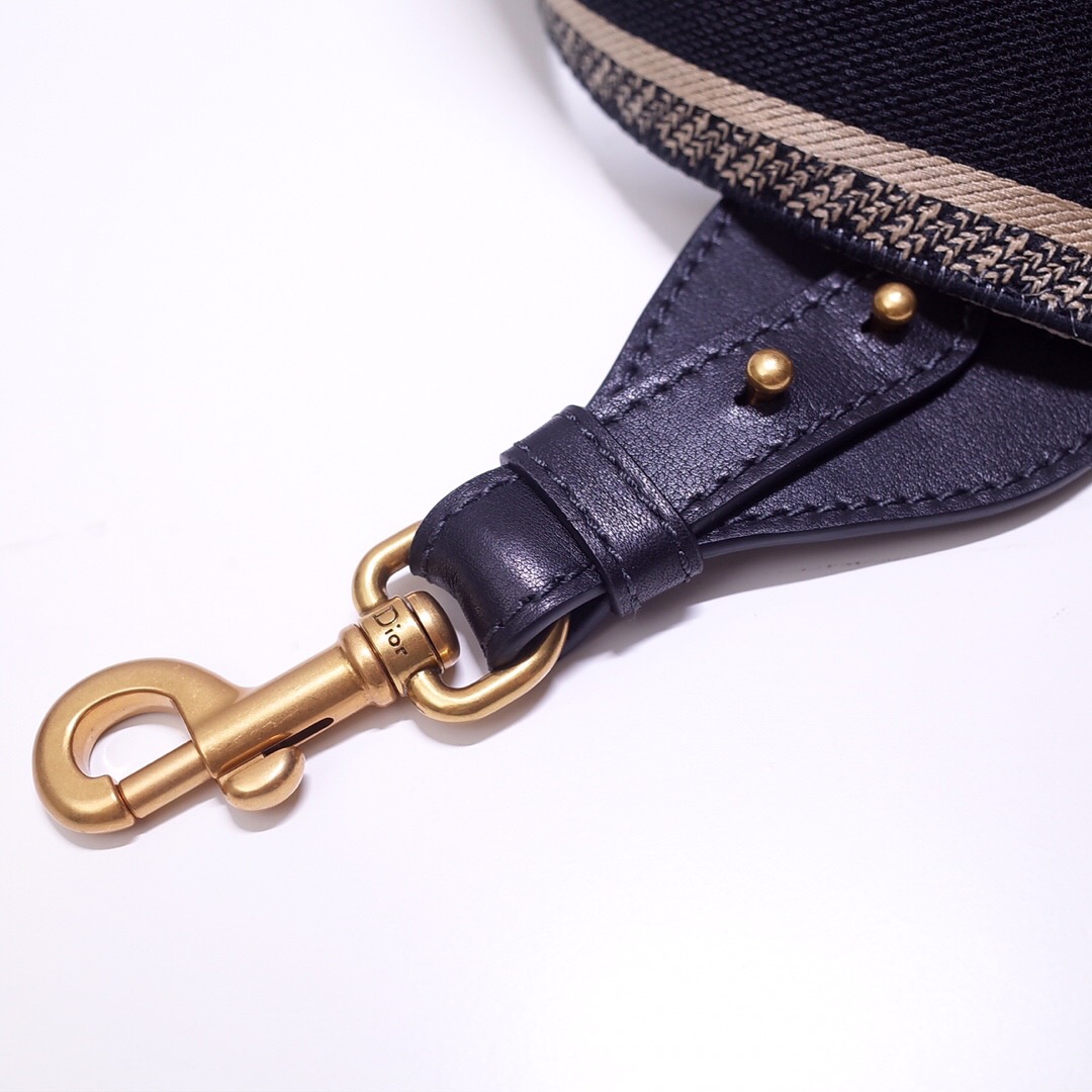 D*or shoulder strap