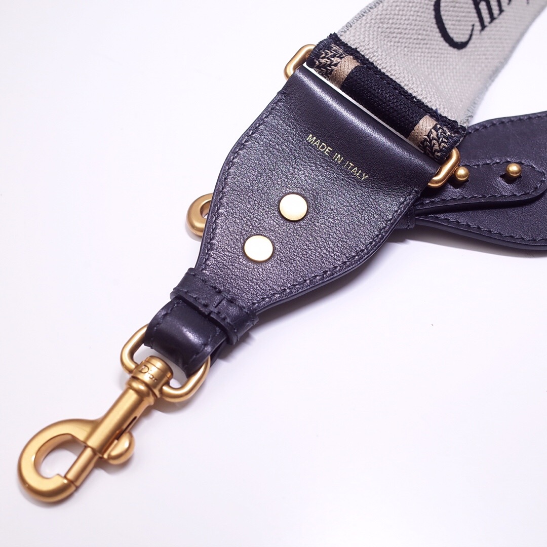 D*or shoulder strap