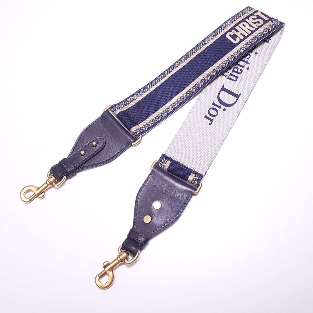 D*or shoulder strap