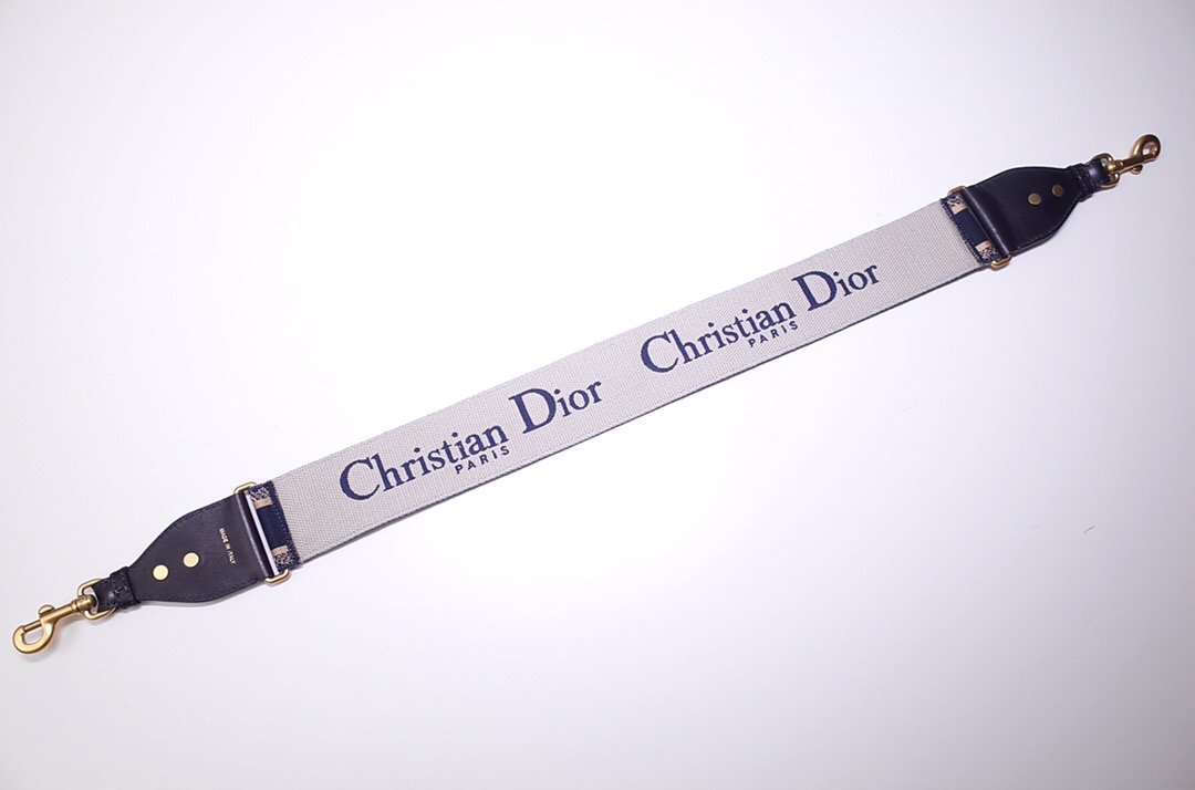 D*or shoulder strap