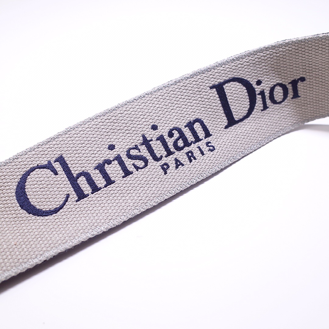 D*or shoulder strap