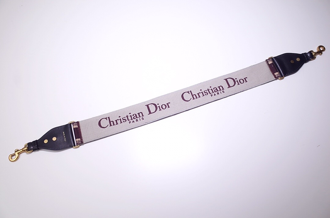 D*or shoulder strap