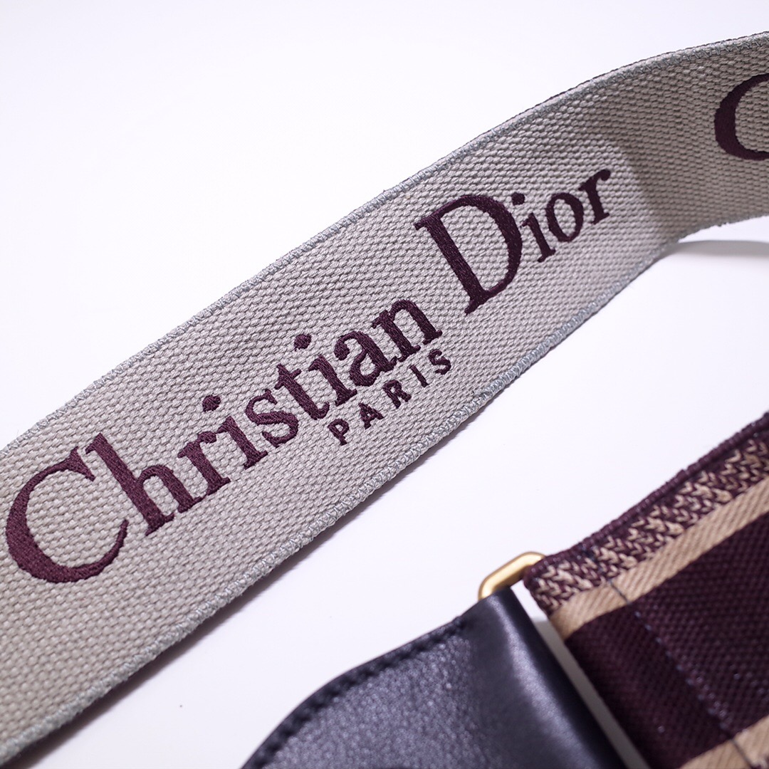 D*or shoulder strap