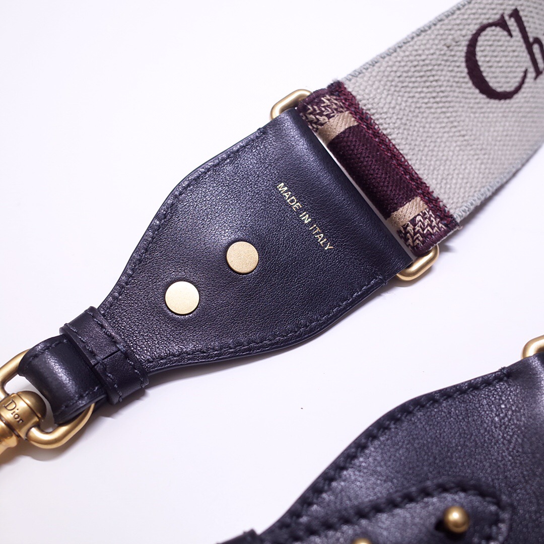 D*or shoulder strap