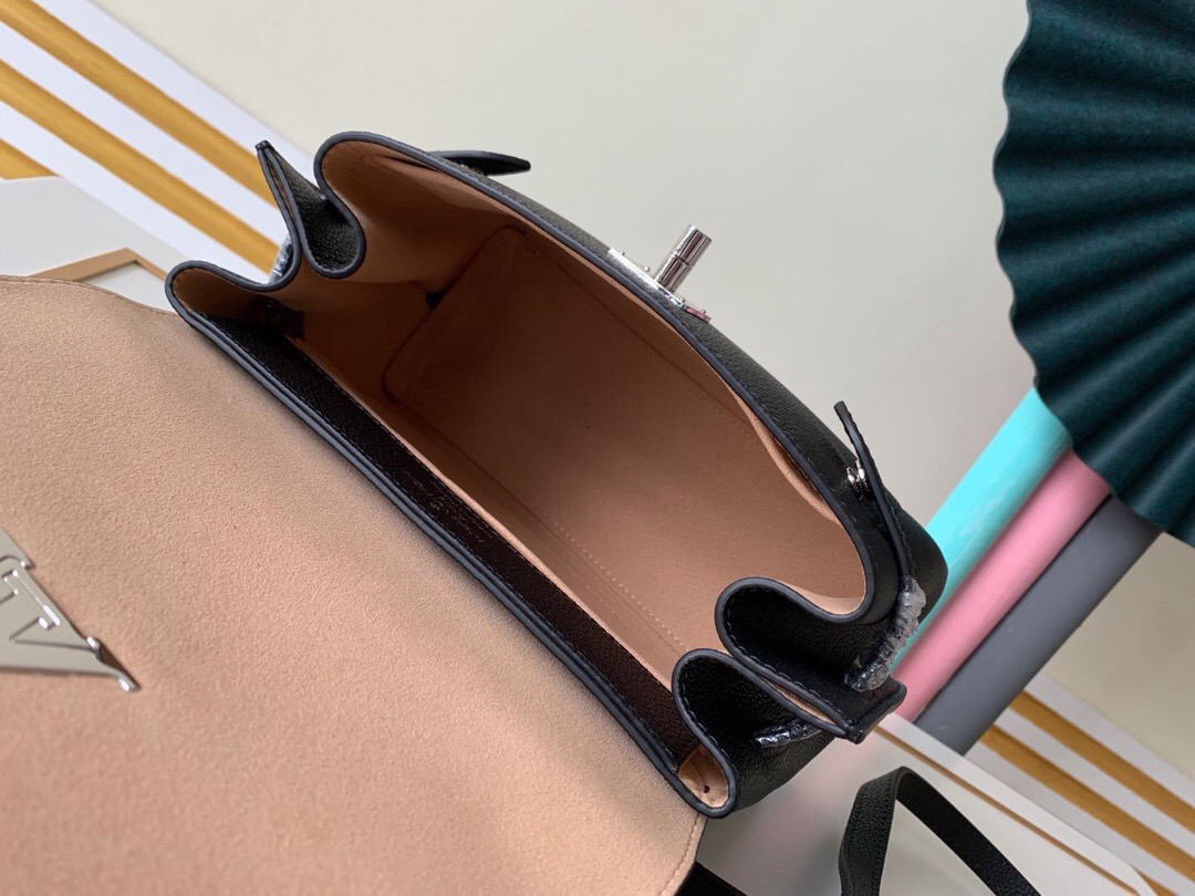 l**is V*t*n sac lockme bb