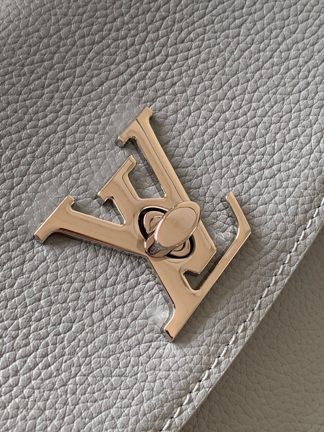 l**is V*t*n sac lockme bb
