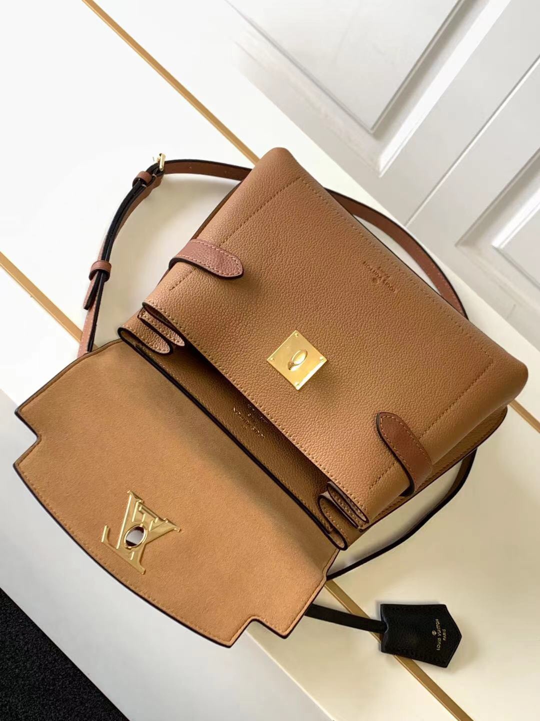 l**is V*t*n sac lockme bb