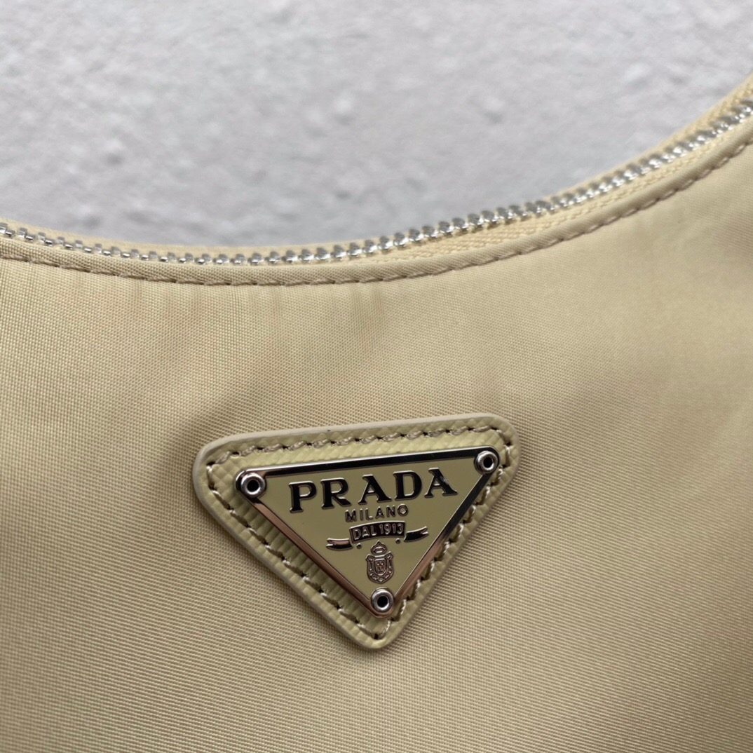 Pra*a nylon hobo