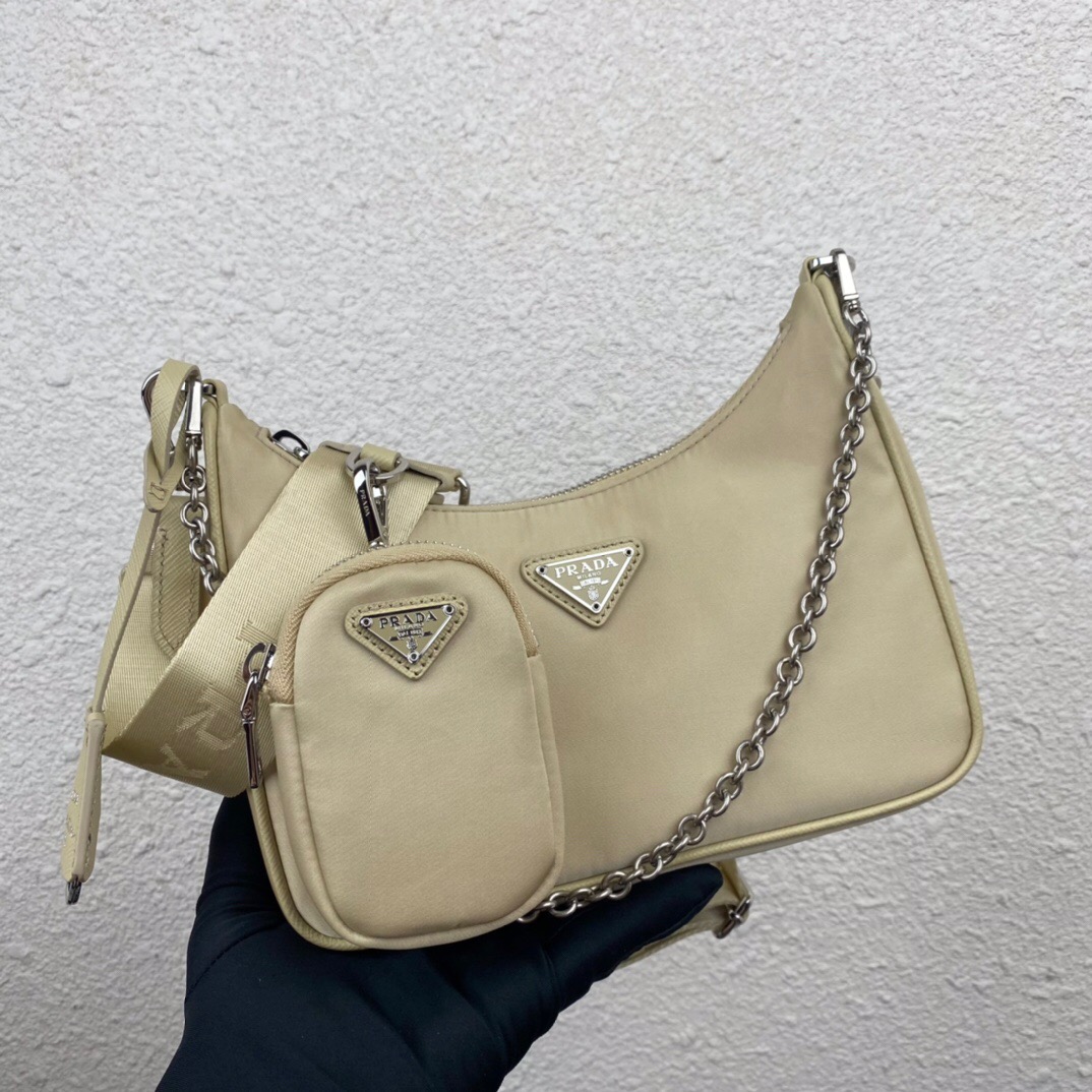Pra*a nylon hobo