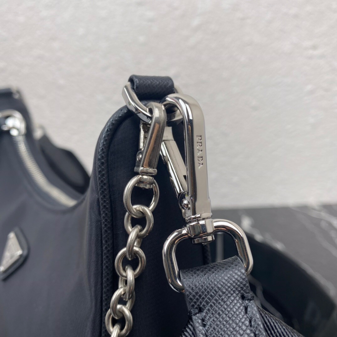Pra*a nylon hobo