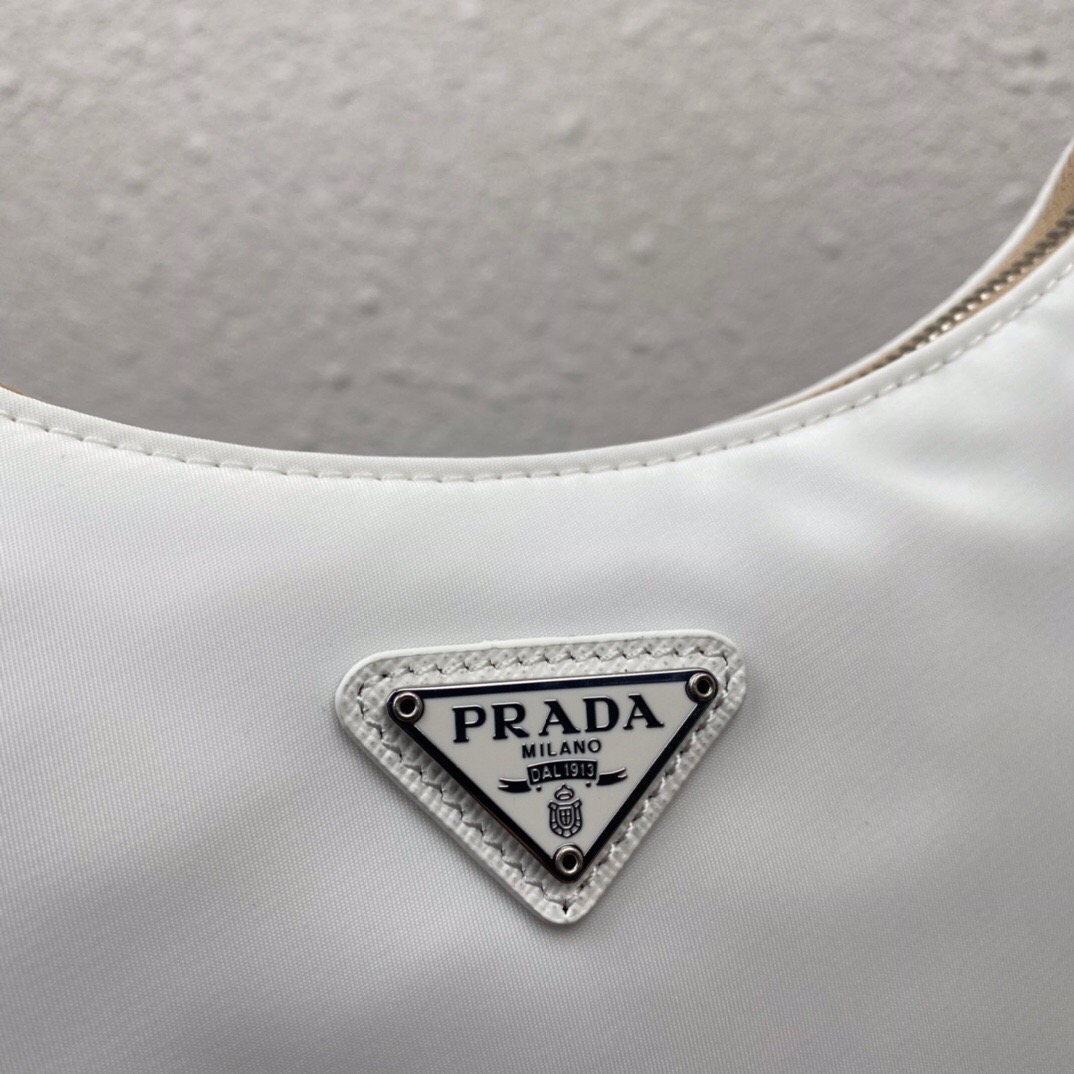 Pra*a nylon hobo