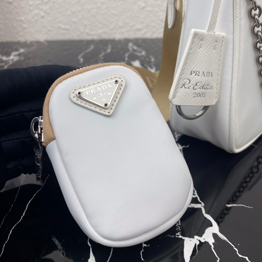Pra*a nylon hobo