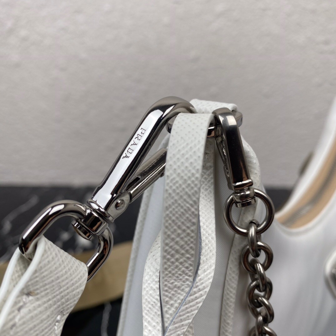 Pra*a nylon hobo