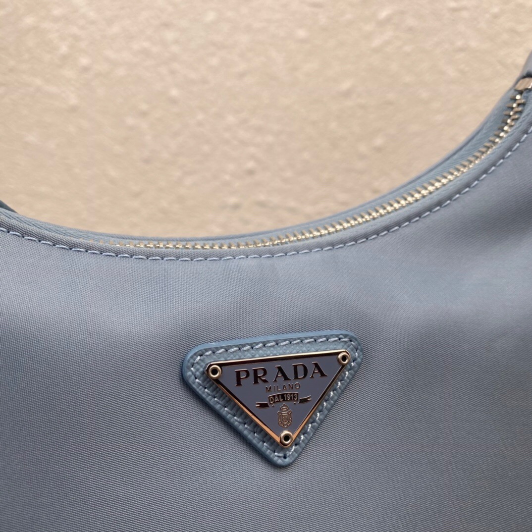 Pra*a nylon hobo