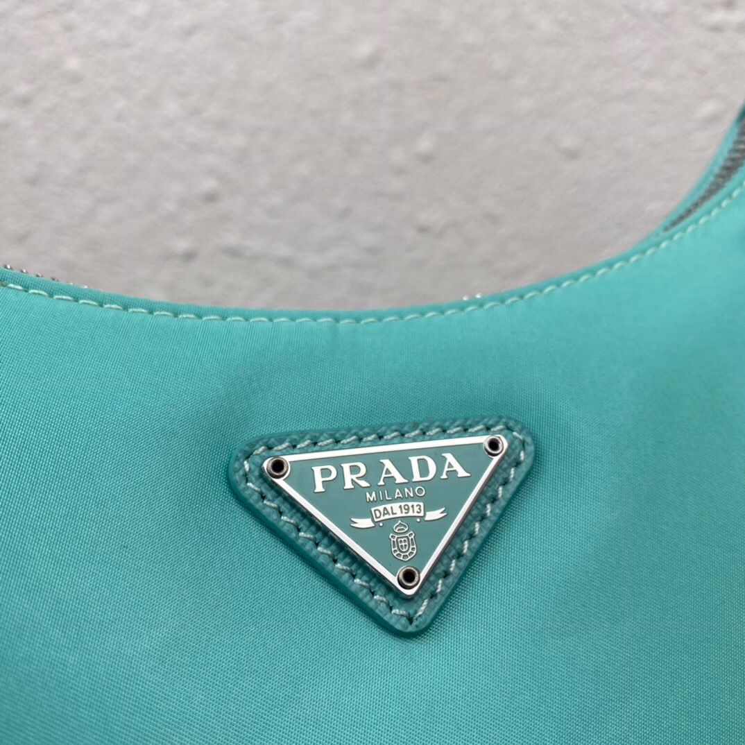 Pra*a nylon hobo