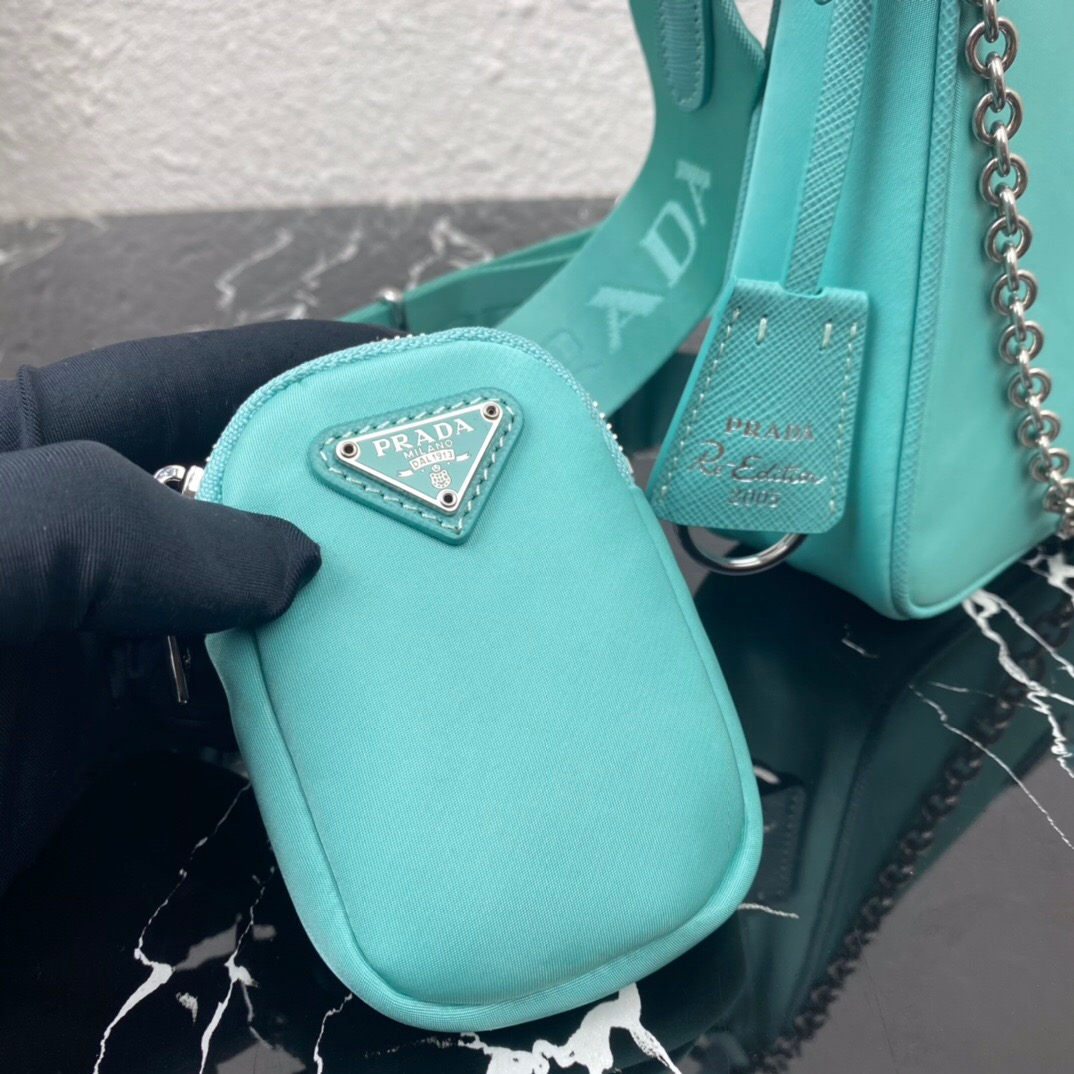 Pra*a nylon hobo