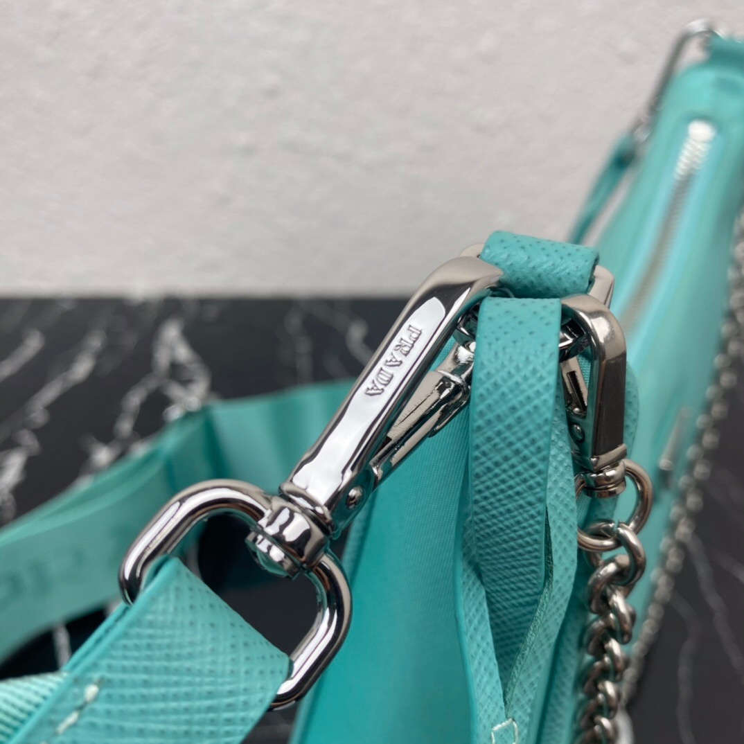 Pra*a nylon hobo