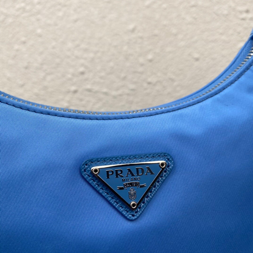 Pra*a nylon hobo