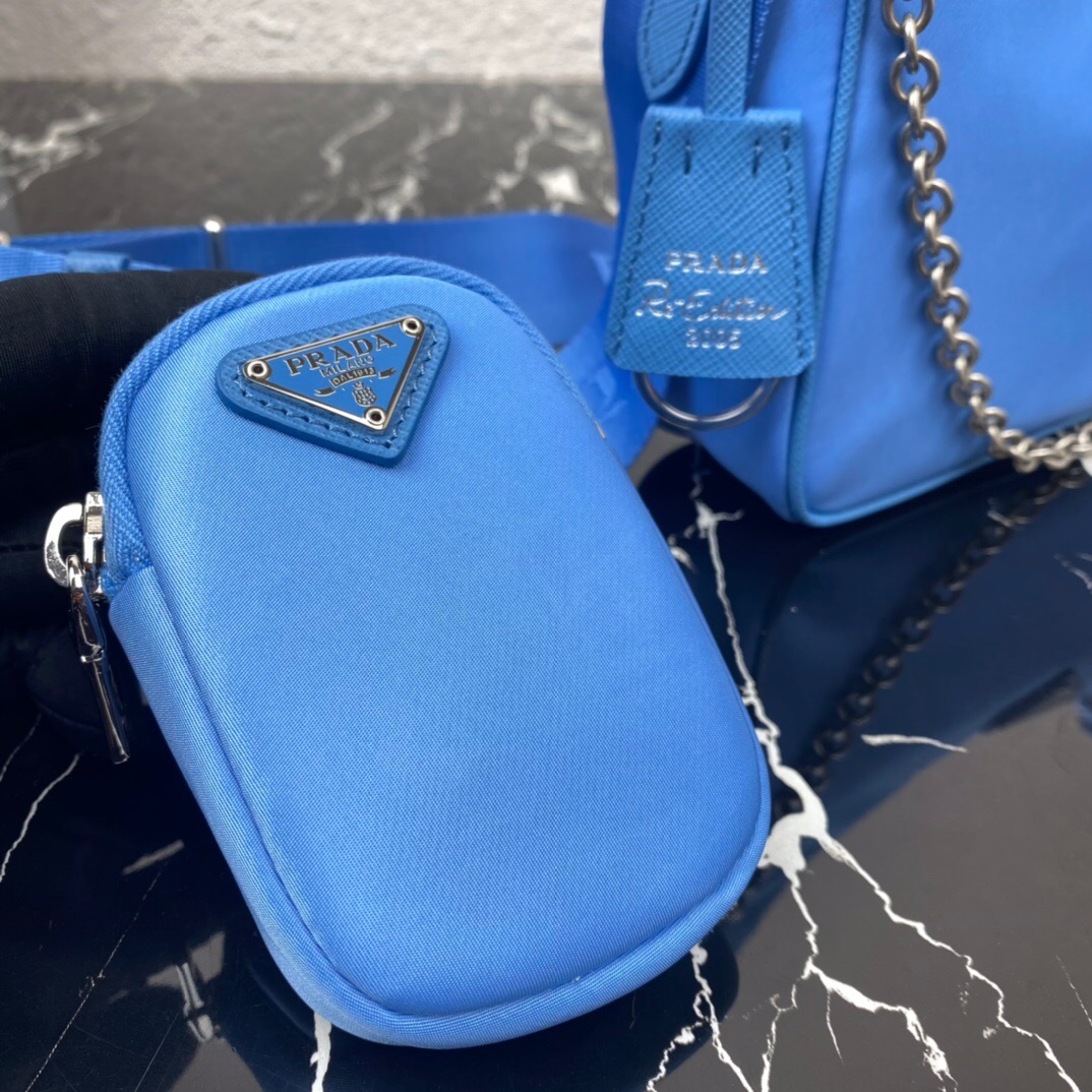 Pra*a nylon hobo