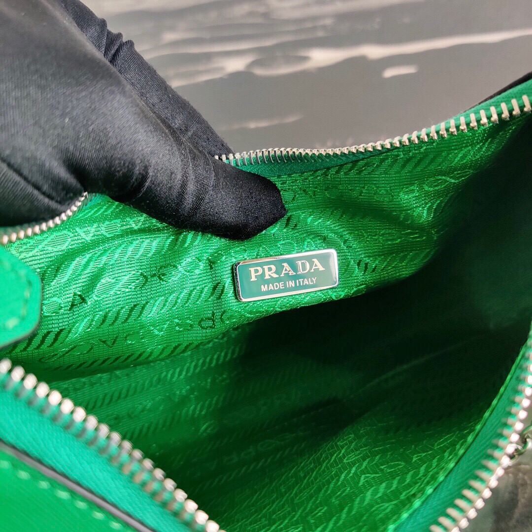 Pra*a re-edition 2005 saffiano leather bag