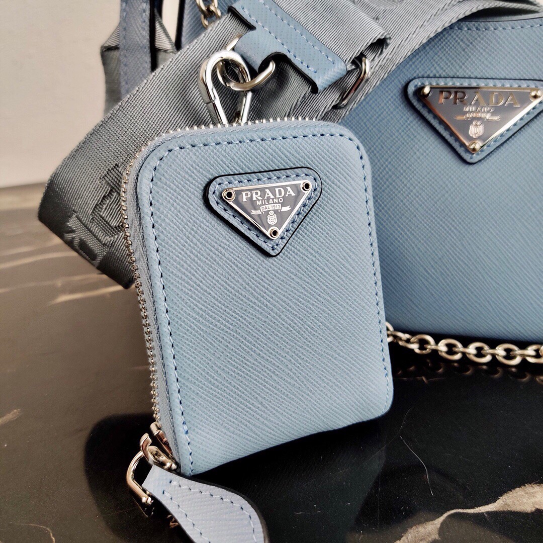 Pra*a re-edition 2005 saffiano leather bag