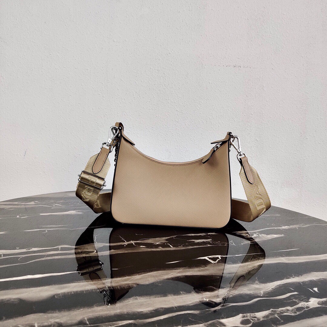 Pra*a re-edition 2005 saffiano leather bag