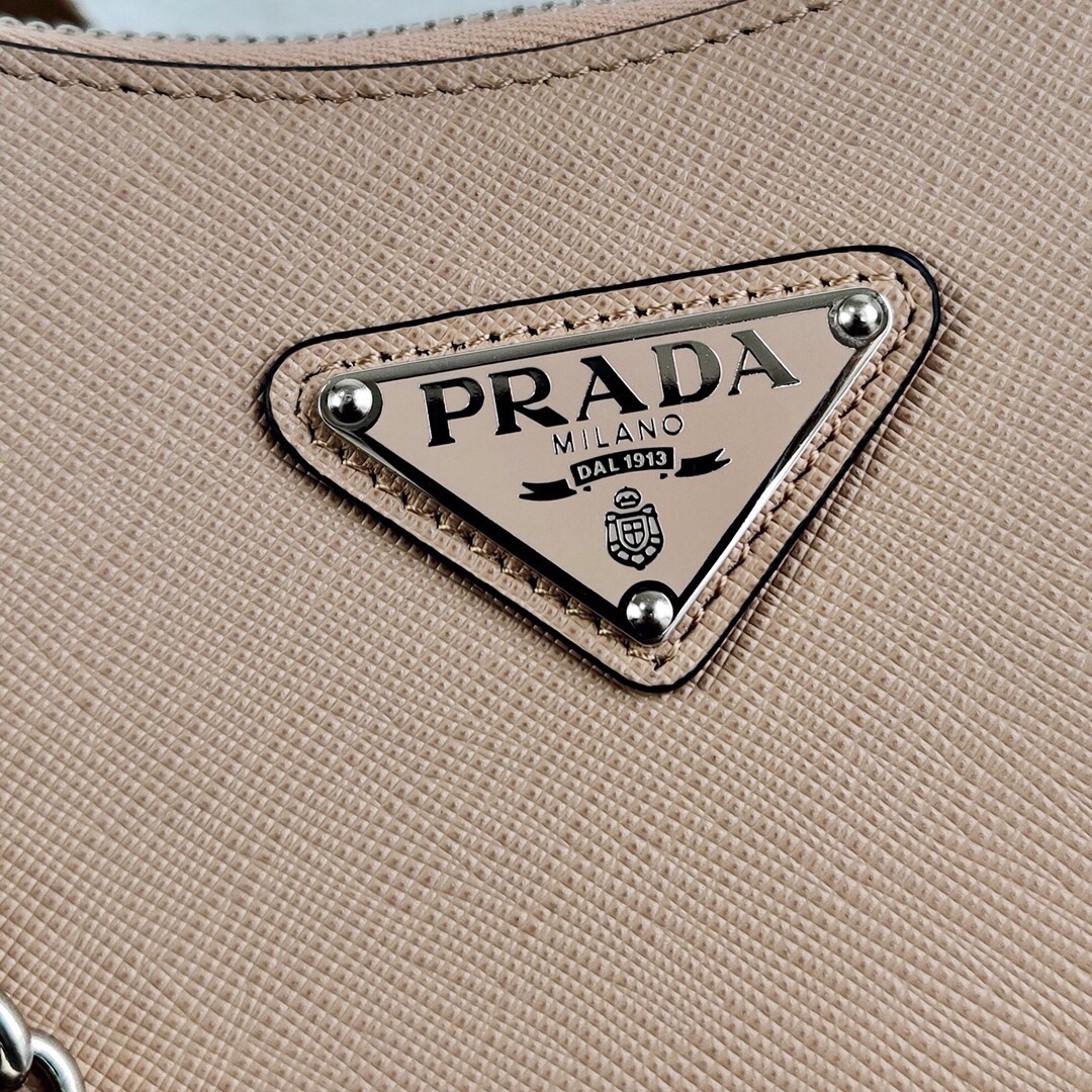 Pra*a re-edition 2005 saffiano leather bag