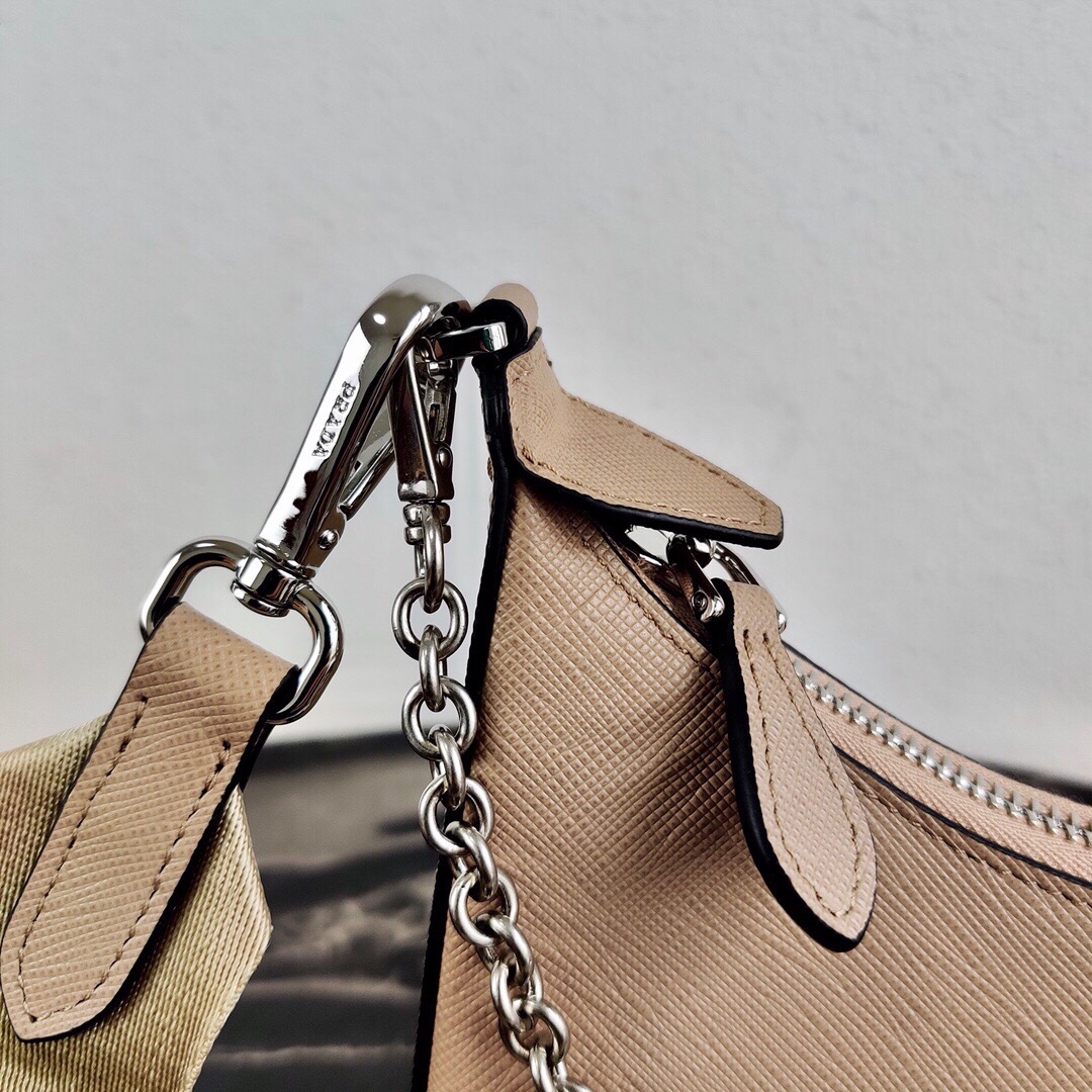 Pra*a re-edition 2005 saffiano leather bag