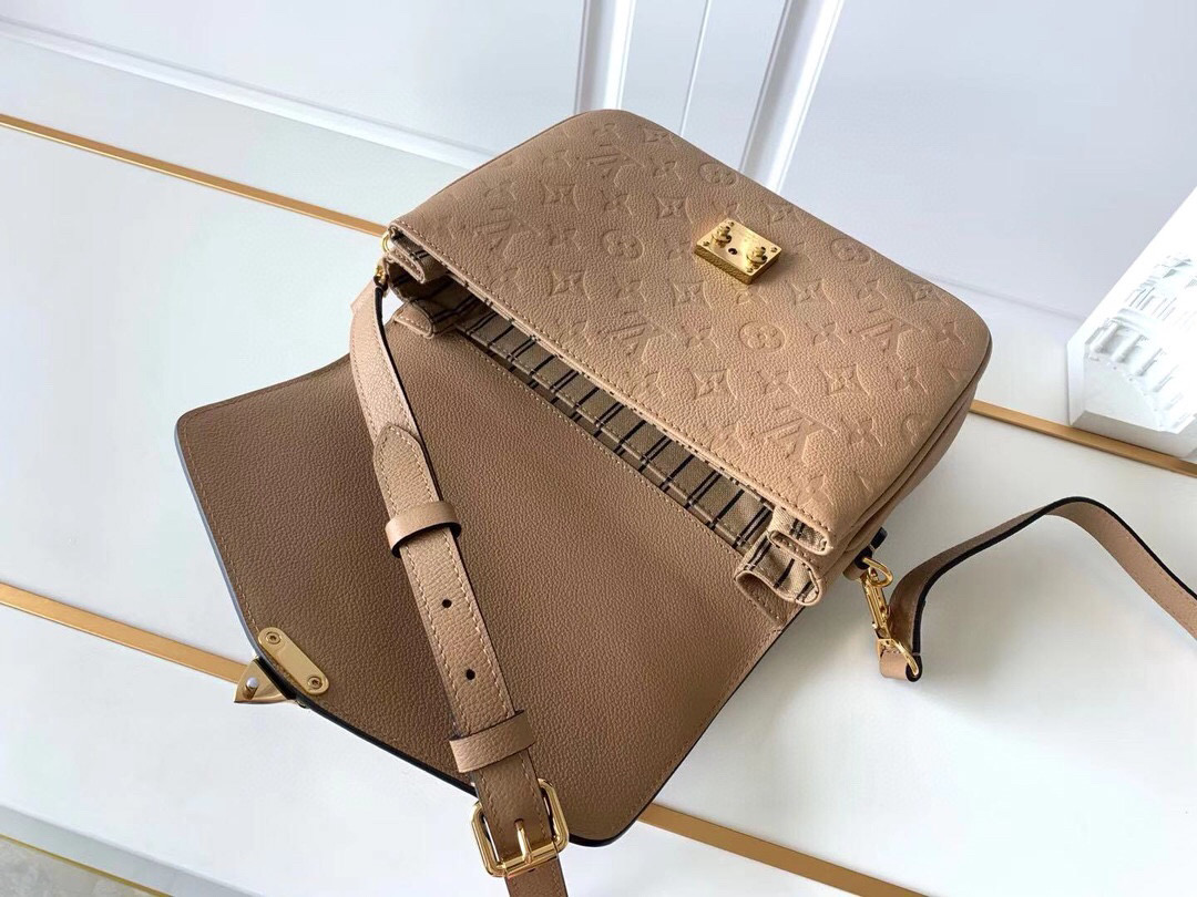 l**is V*t*n pochette metis