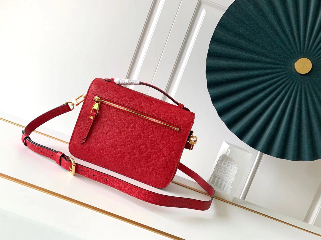 l**is V*t*n pochette metis