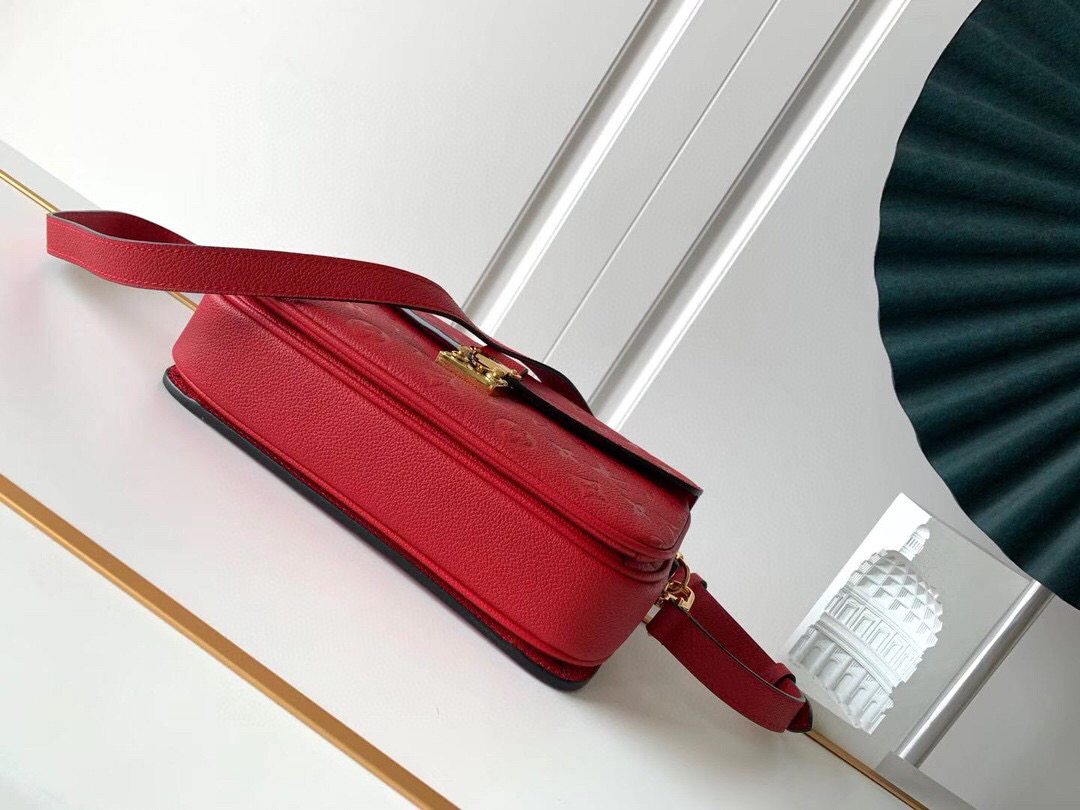 l**is V*t*n pochette metis