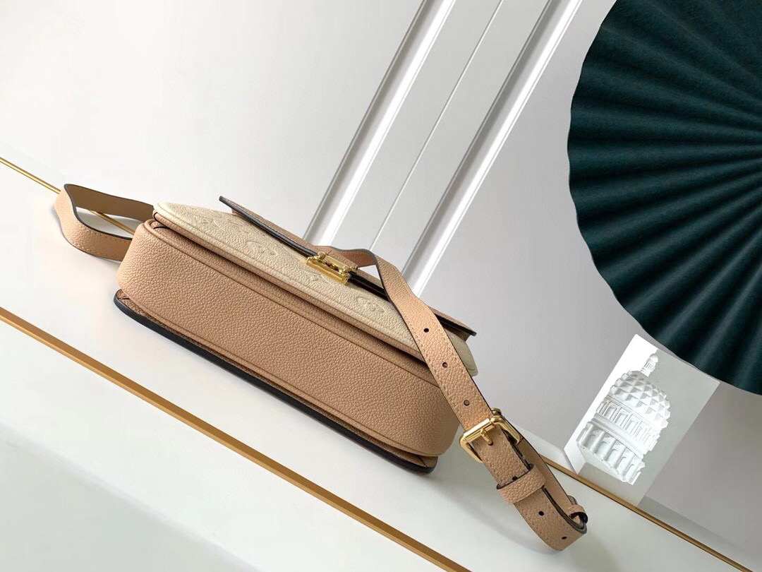 l**is V*t*n pochette metis