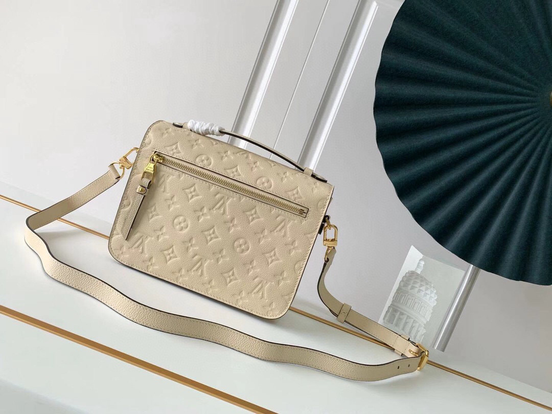 l**is V*t*n pochette metis