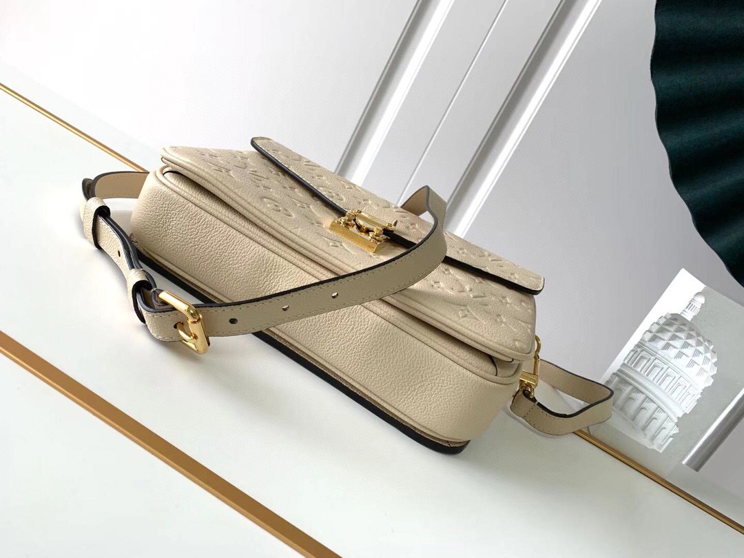 l**is V*t*n pochette metis