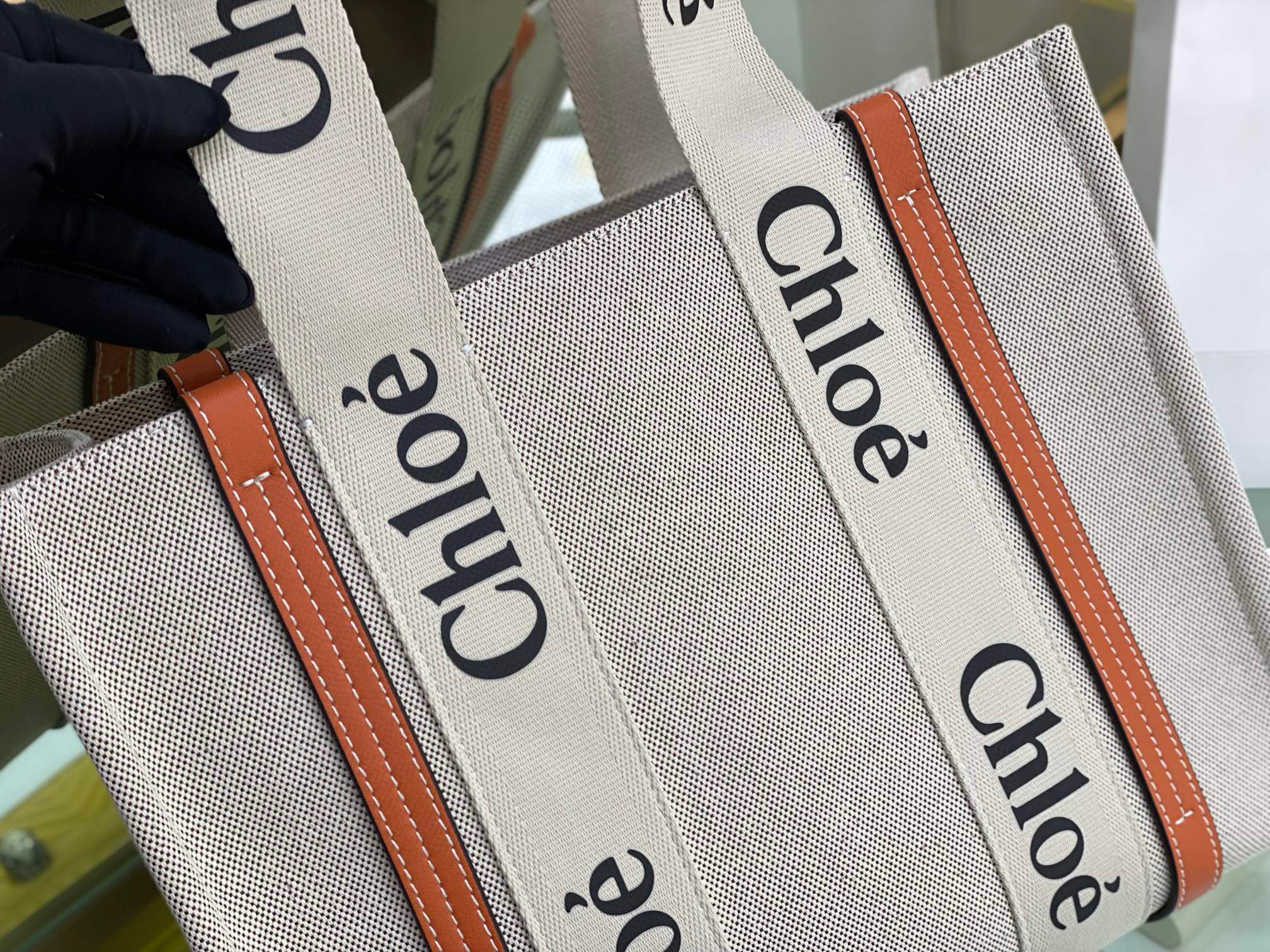Chloé Woody