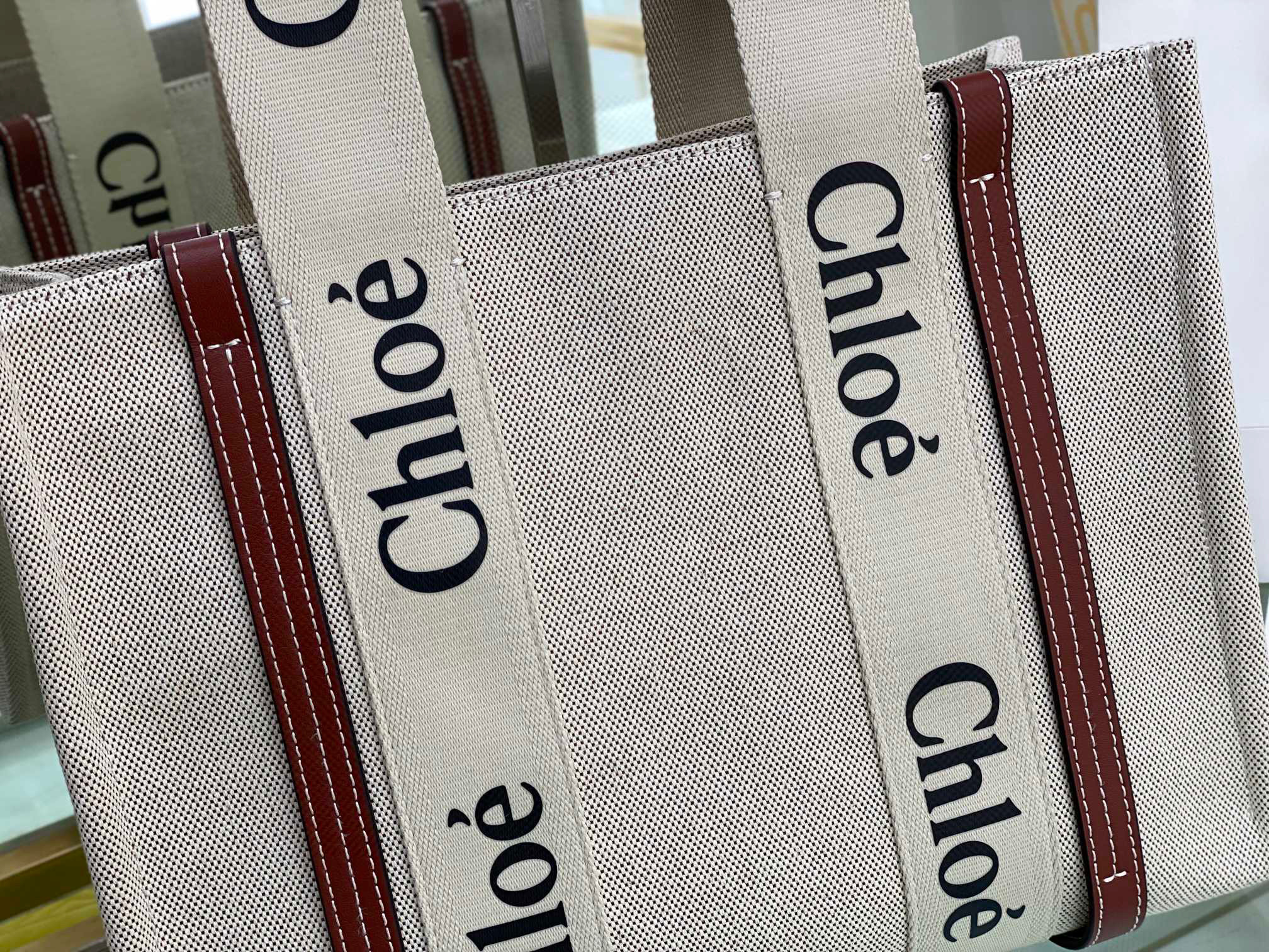 Chloé Woody