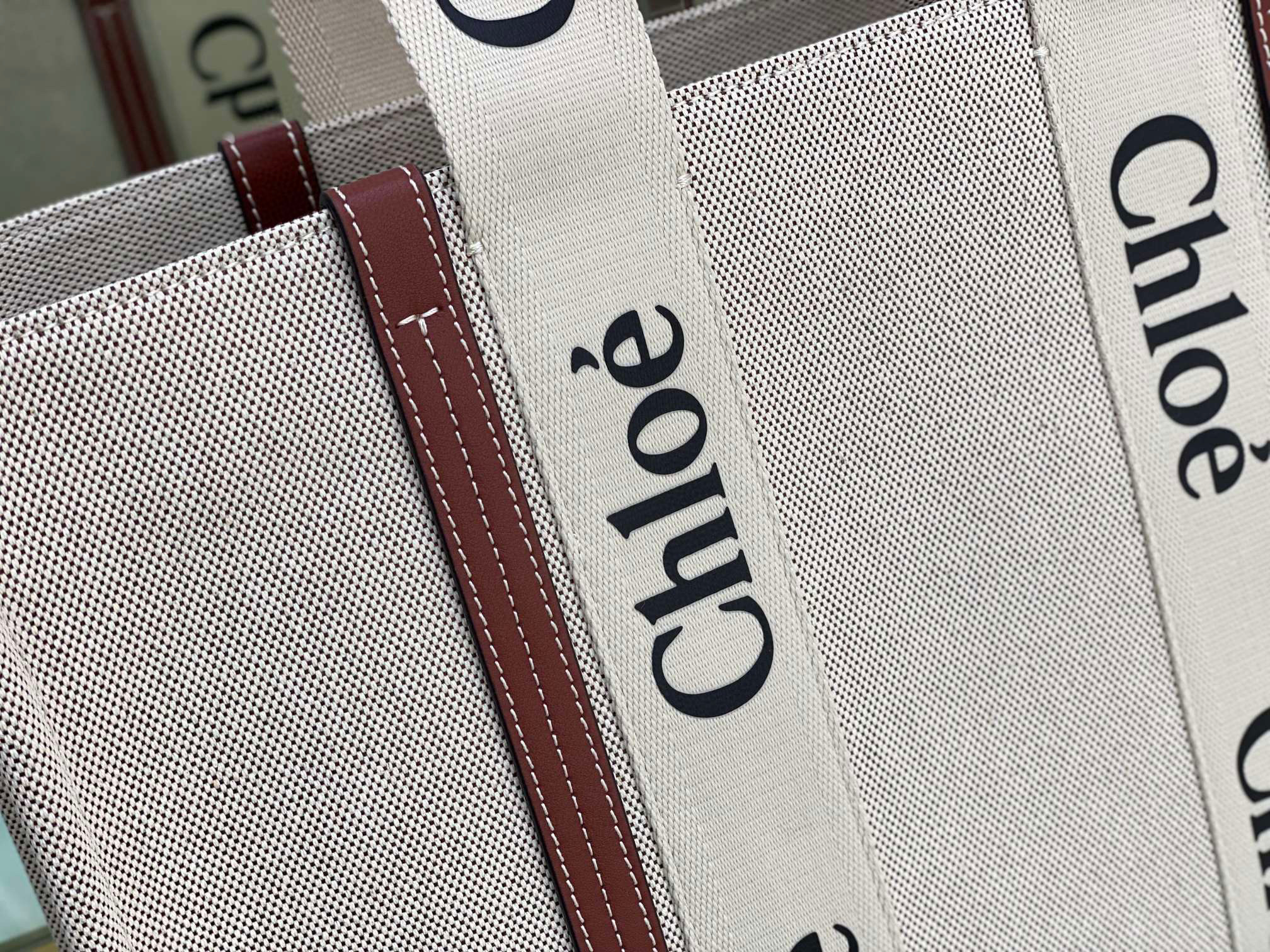 Chloé Woody