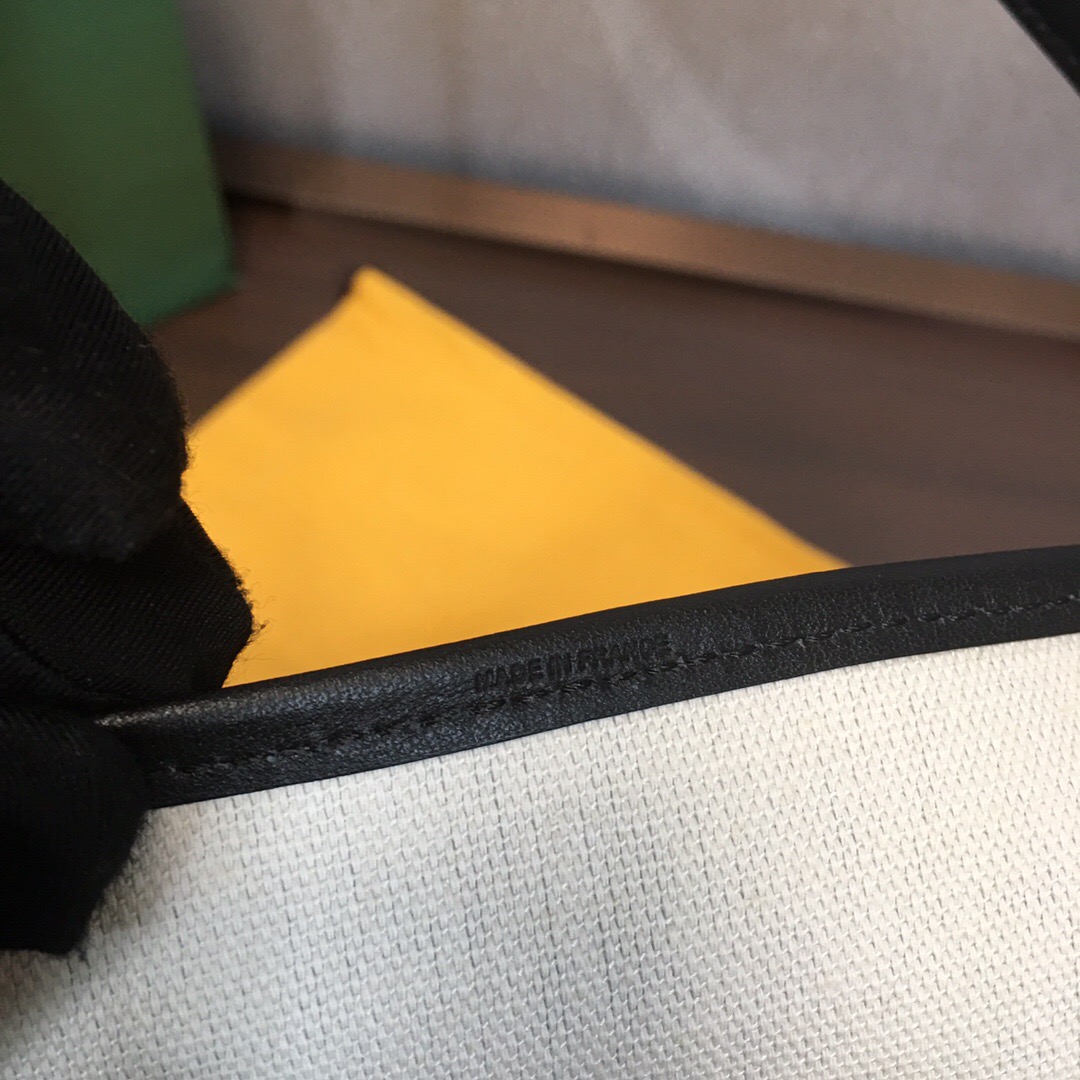 go*ard saint L**is gm tote bag