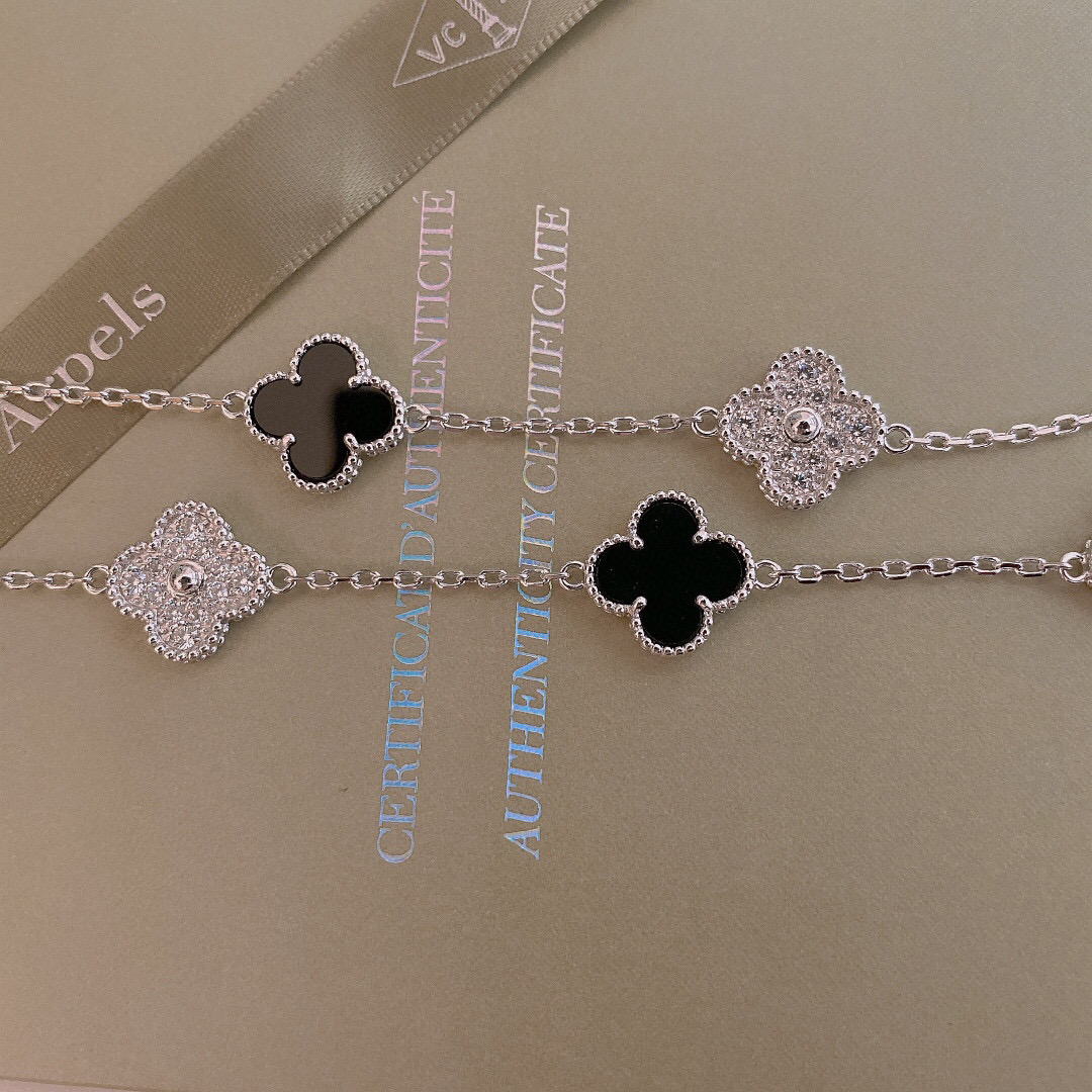Van Cleef & Arpels Necklace