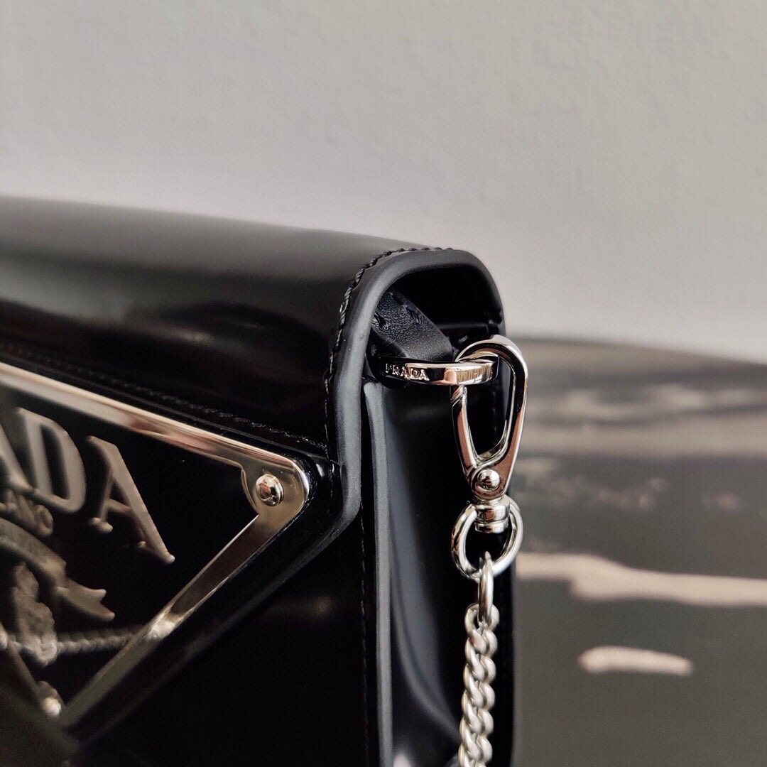 Pra*a shoulder bag