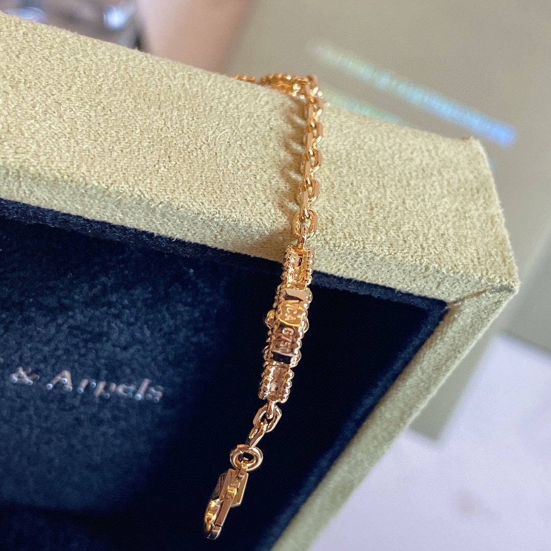 Van Cleef & Arpels Necklace