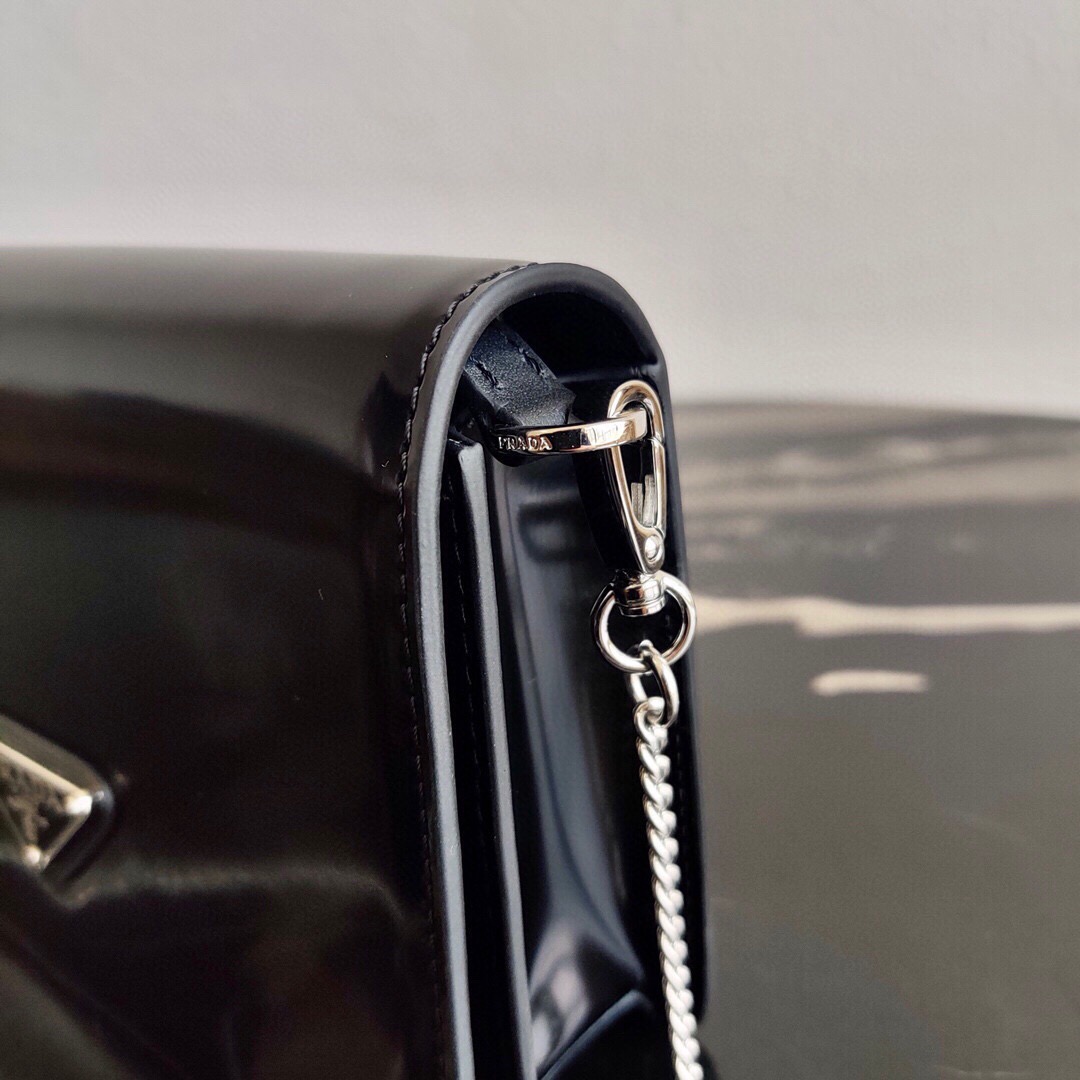 Pra*a shoulder bag