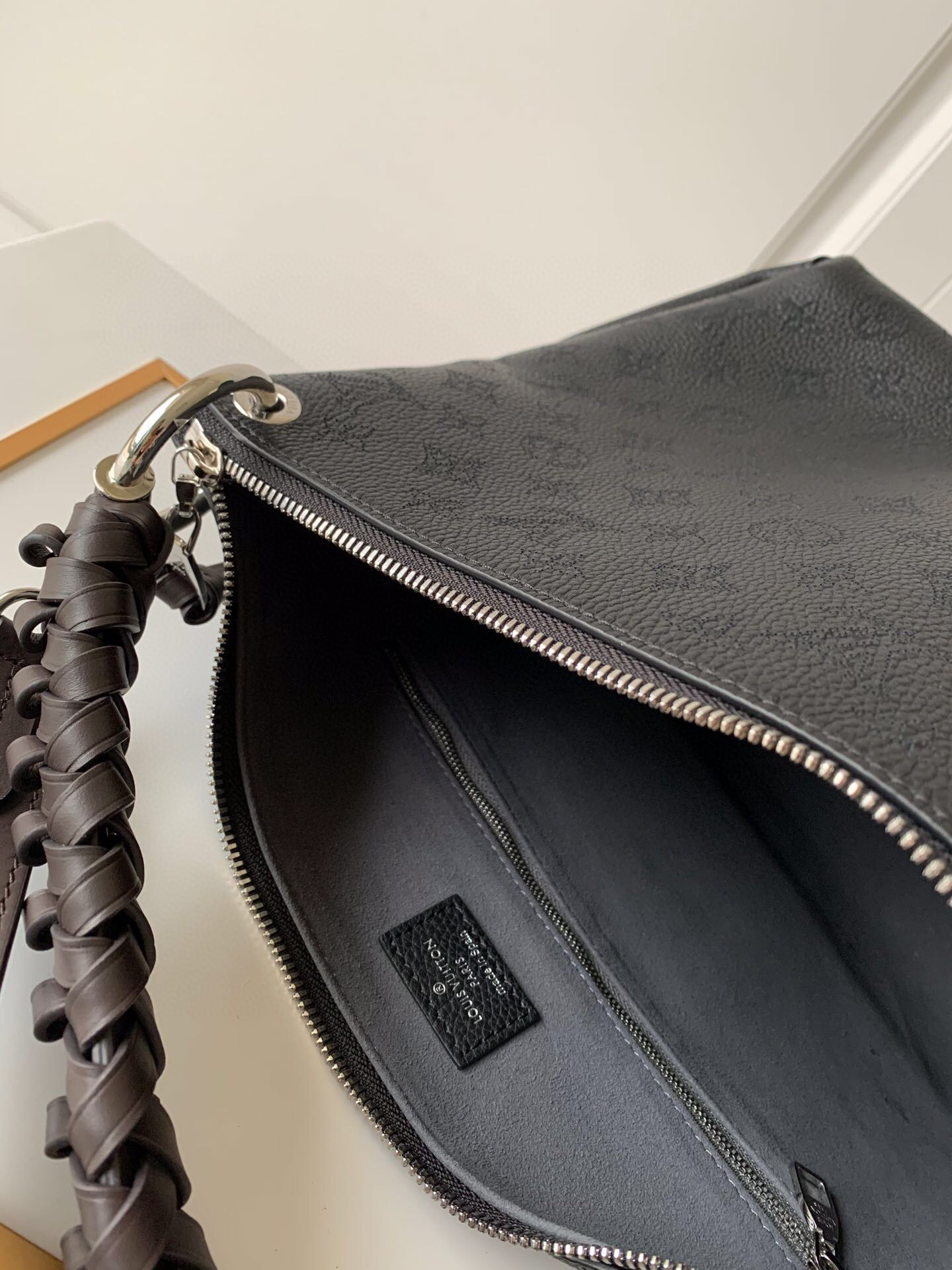 l**is V*t*n beaubourg hobo mm