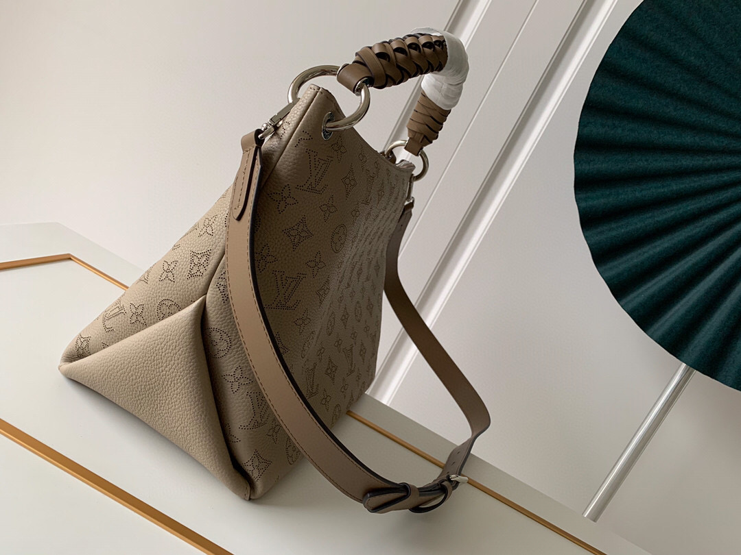 l**is V*t*n beaubourg hobo mm