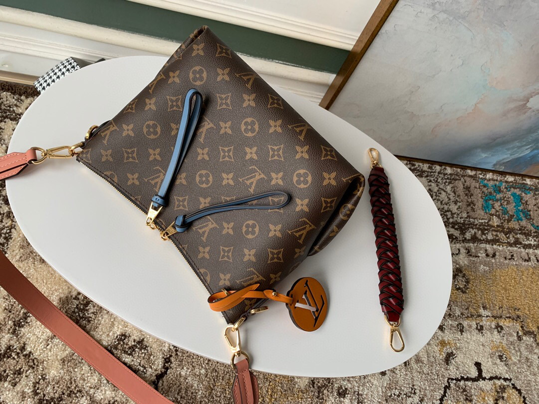 l**is V*t*n beaubourg hobo